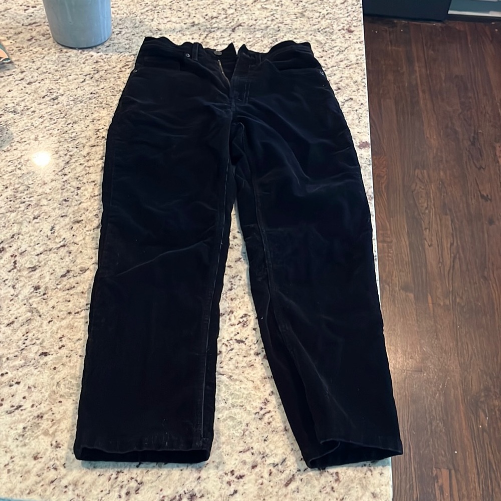 EVERLANE baby cheeky crop corduroy black pants!! Size 27!